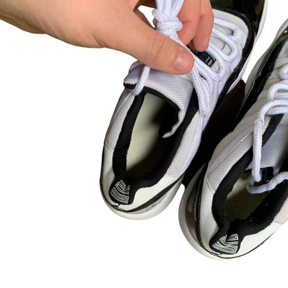 Rare 2014 Air Jordan 11 Retro Low Concord Size 9.5 - Picture 10 of 12